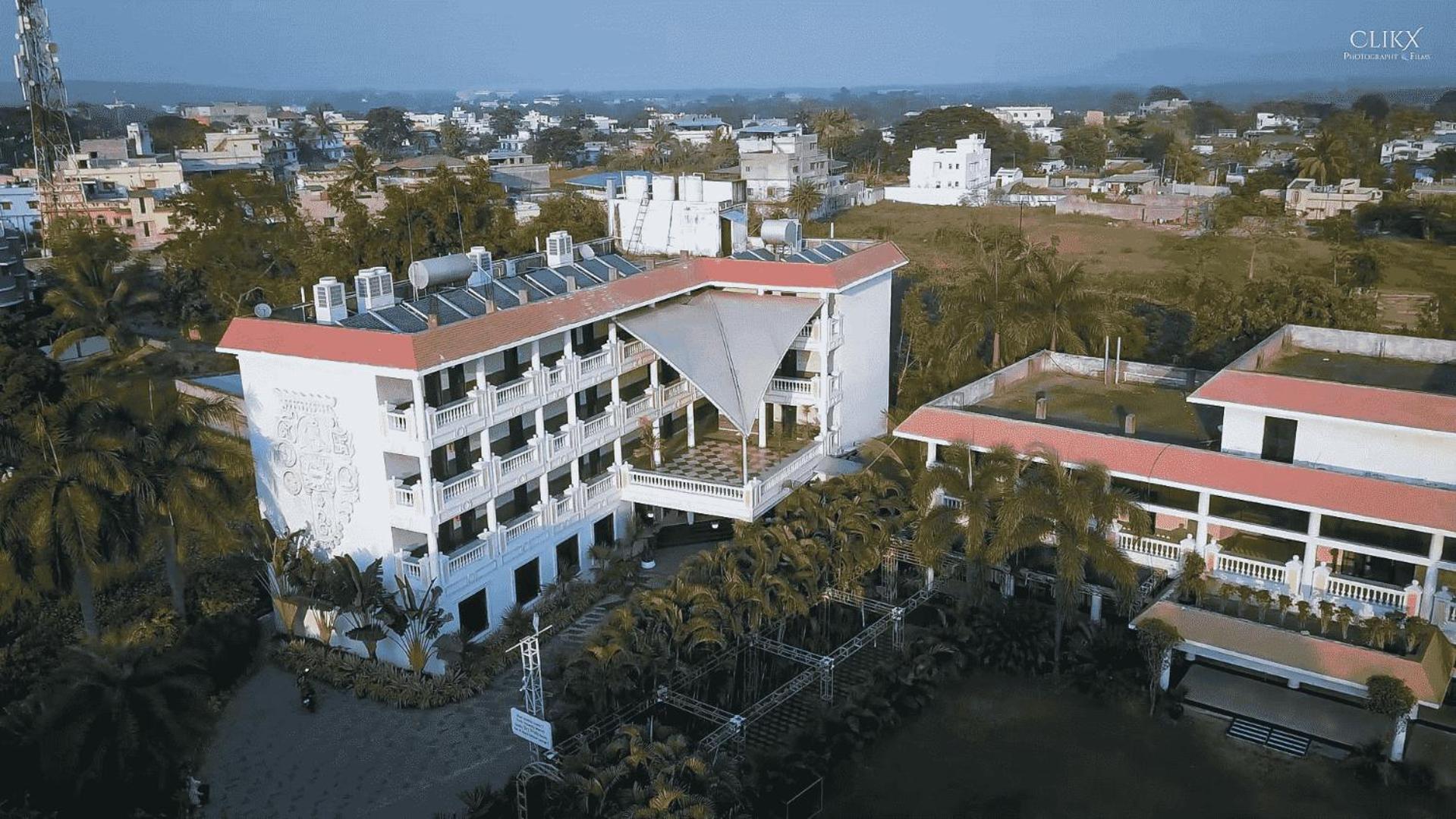 Hotel Royal Retreat Sambalpur Exterior photo